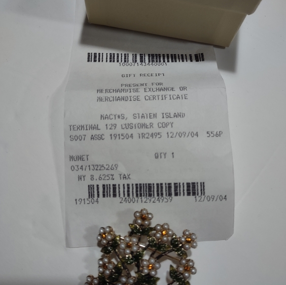 Vintage Monet Flower Pin/Brooch Enamel Bouquet Faux Pearl, Gold & Gems Like New - Picture 8 of 10